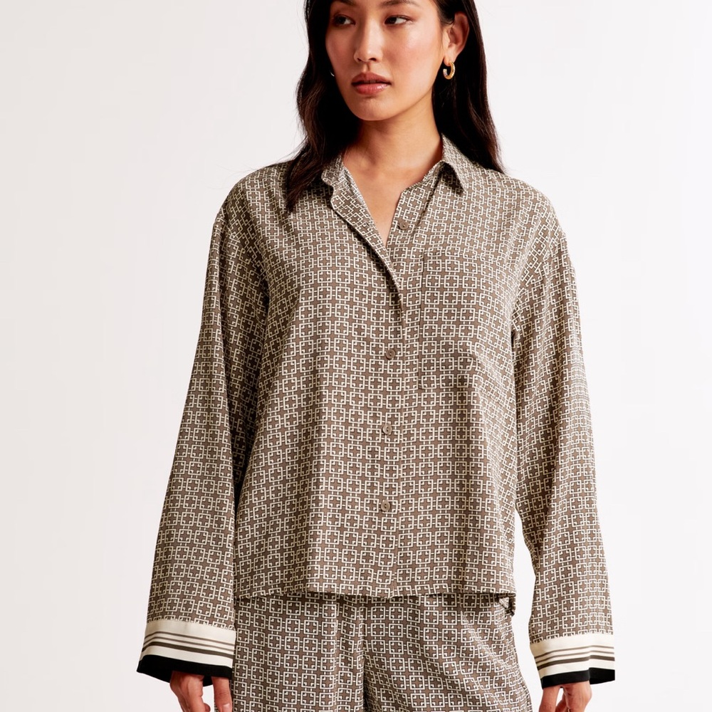 Abercrombie & Fitch Long-Sleeve Button-Up Top